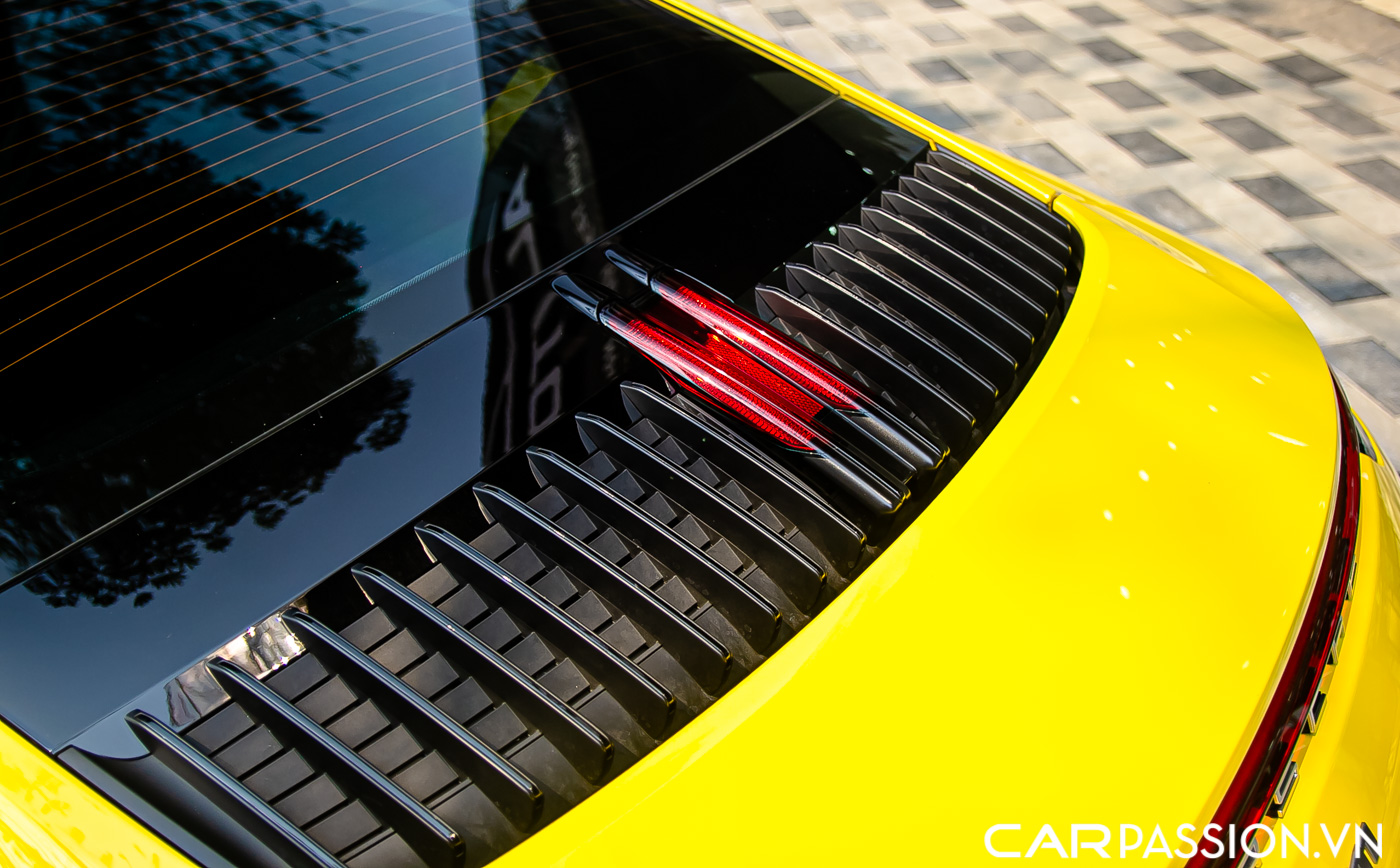 Porsche 911 992 Carrera (3).JPG