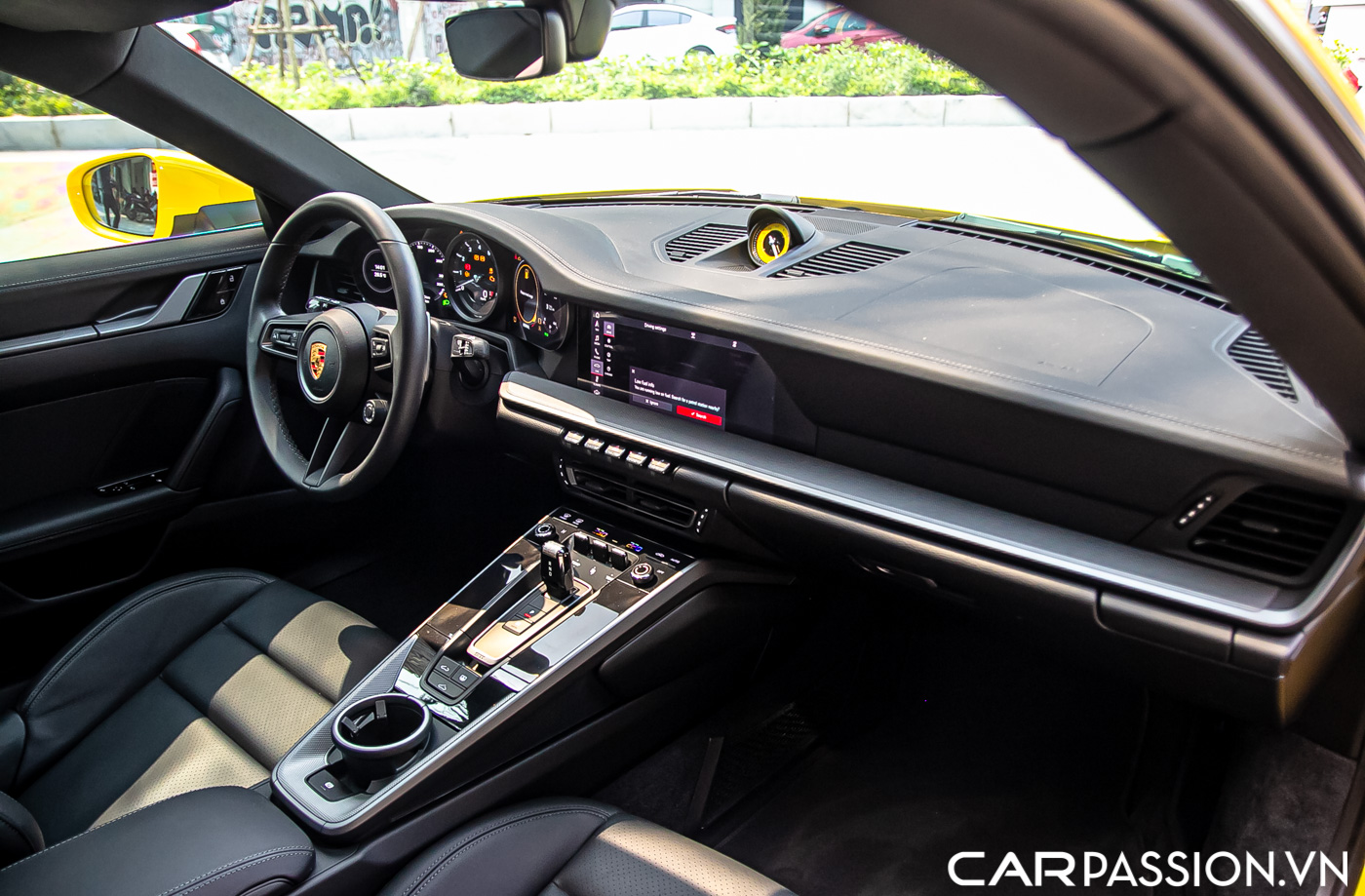 Porsche 911 992 Carrera (6).JPG