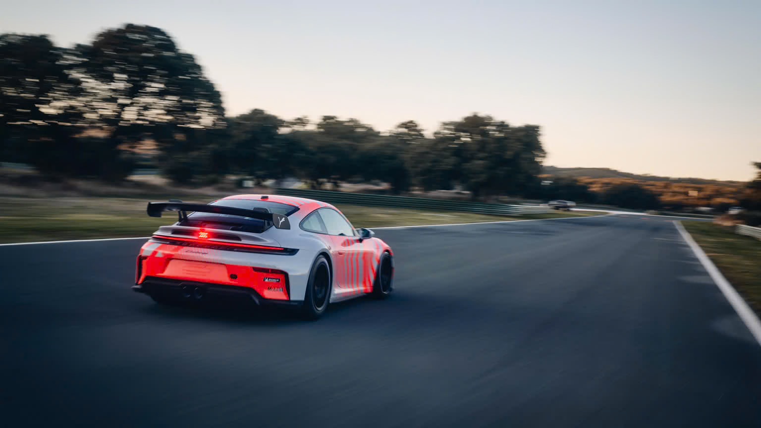 Porsche 911 Challenge-anh-5.jpeg