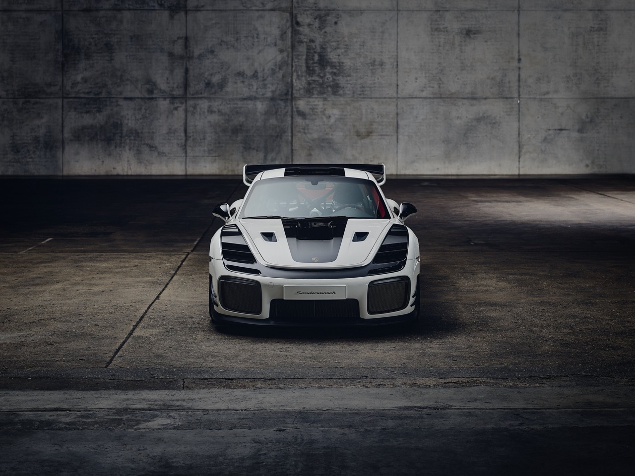 Porsche 911 GT2 RS Flachbau-anh-3.jpeg