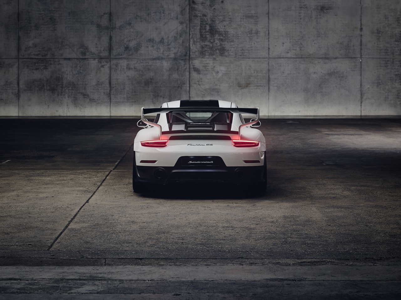Porsche 911 GT2 RS Flachbau-anh-5.jpeg