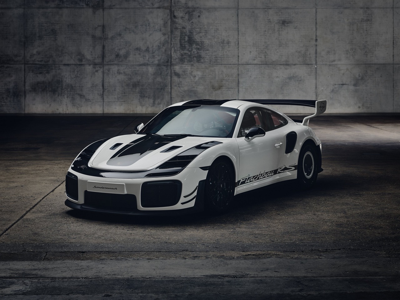 Porsche 911 GT2 RS Flachbau-anh-6.jpeg