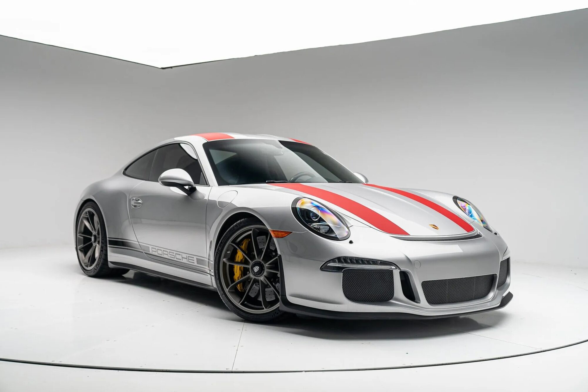 Porsche 911 R-anh-17.jpg