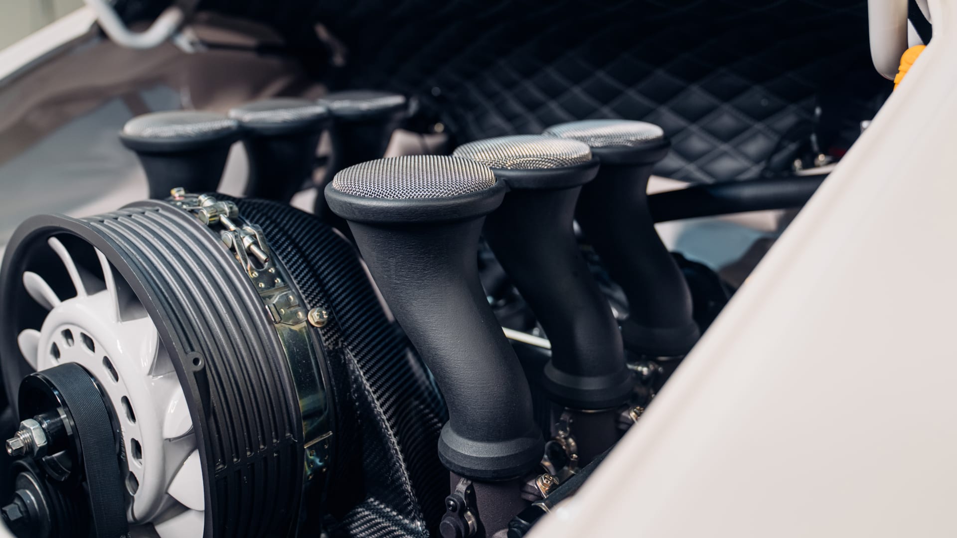 Porsche 911 restomod-anh-16.jpg