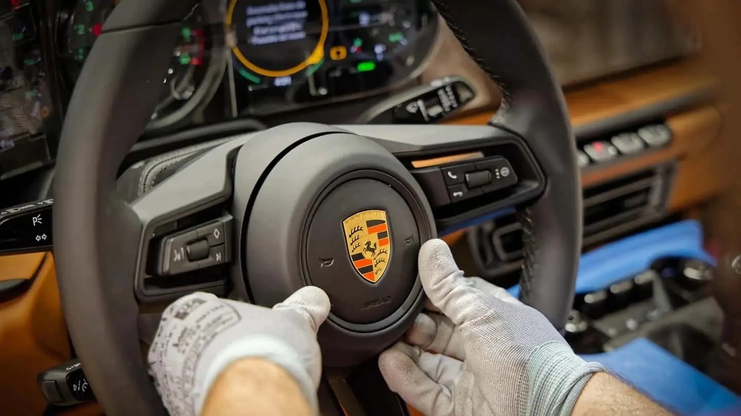 porsche-anh-2.jpg