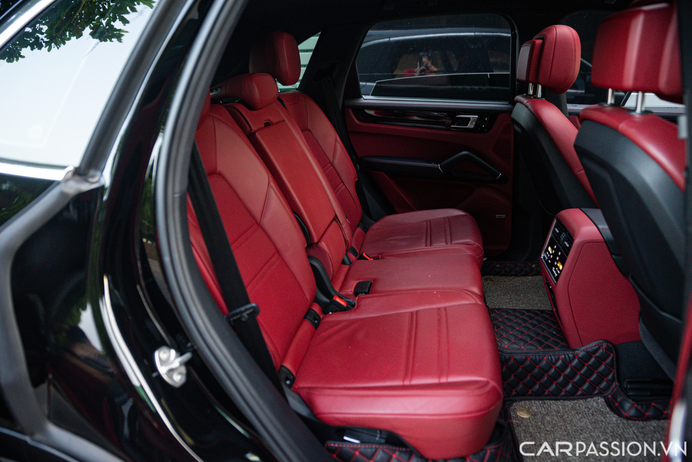Porsche Cayenne (13).jpg