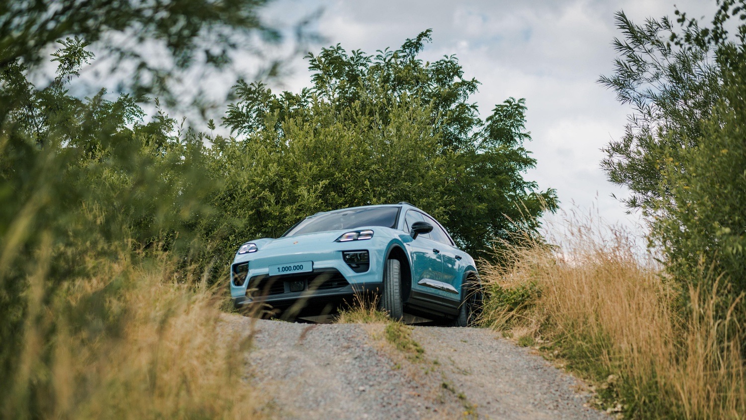 Porsche-Macan-one-million_9.jpeg