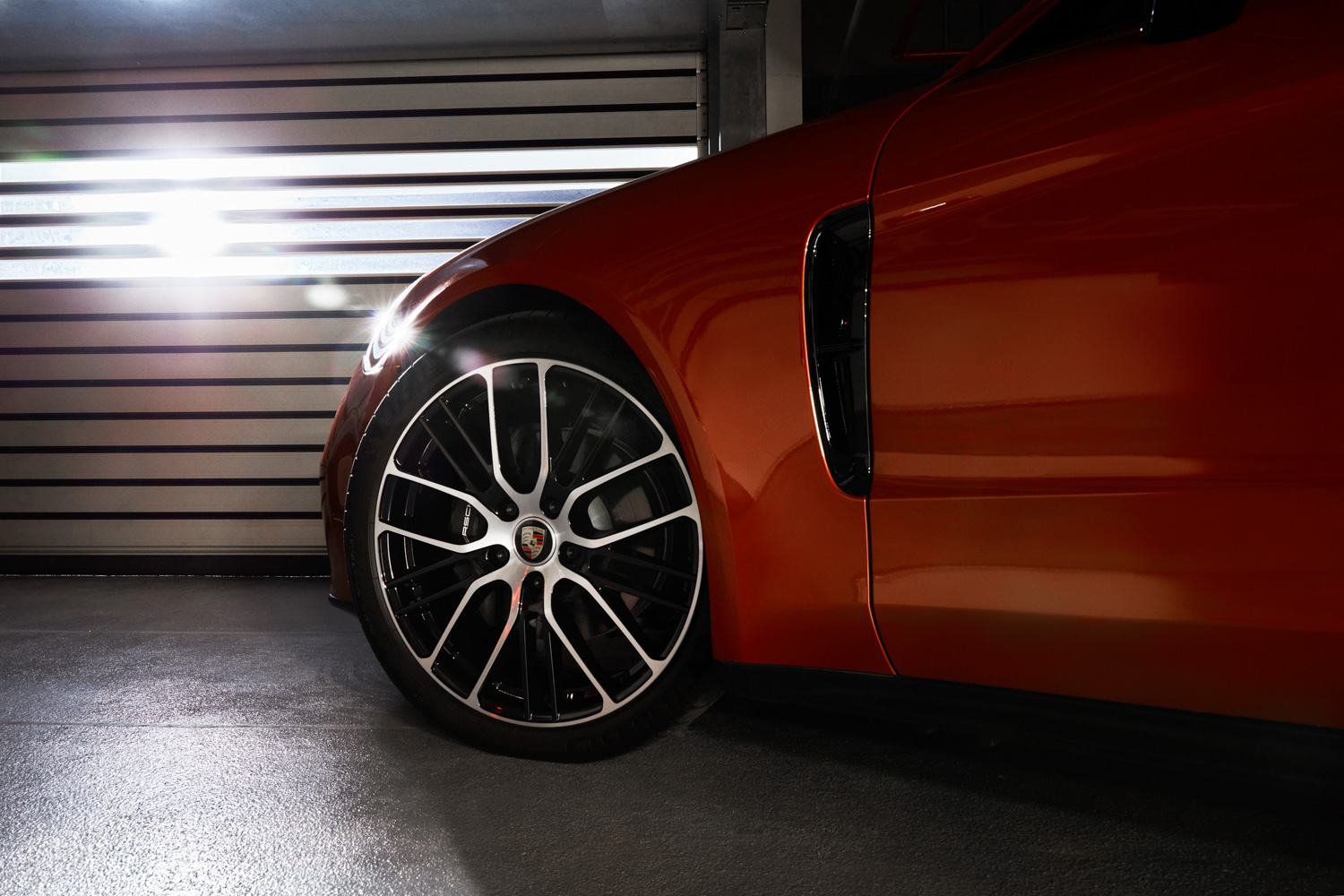 porsche-panamera-phien-ban-nang-cap-anh_2.JPG
