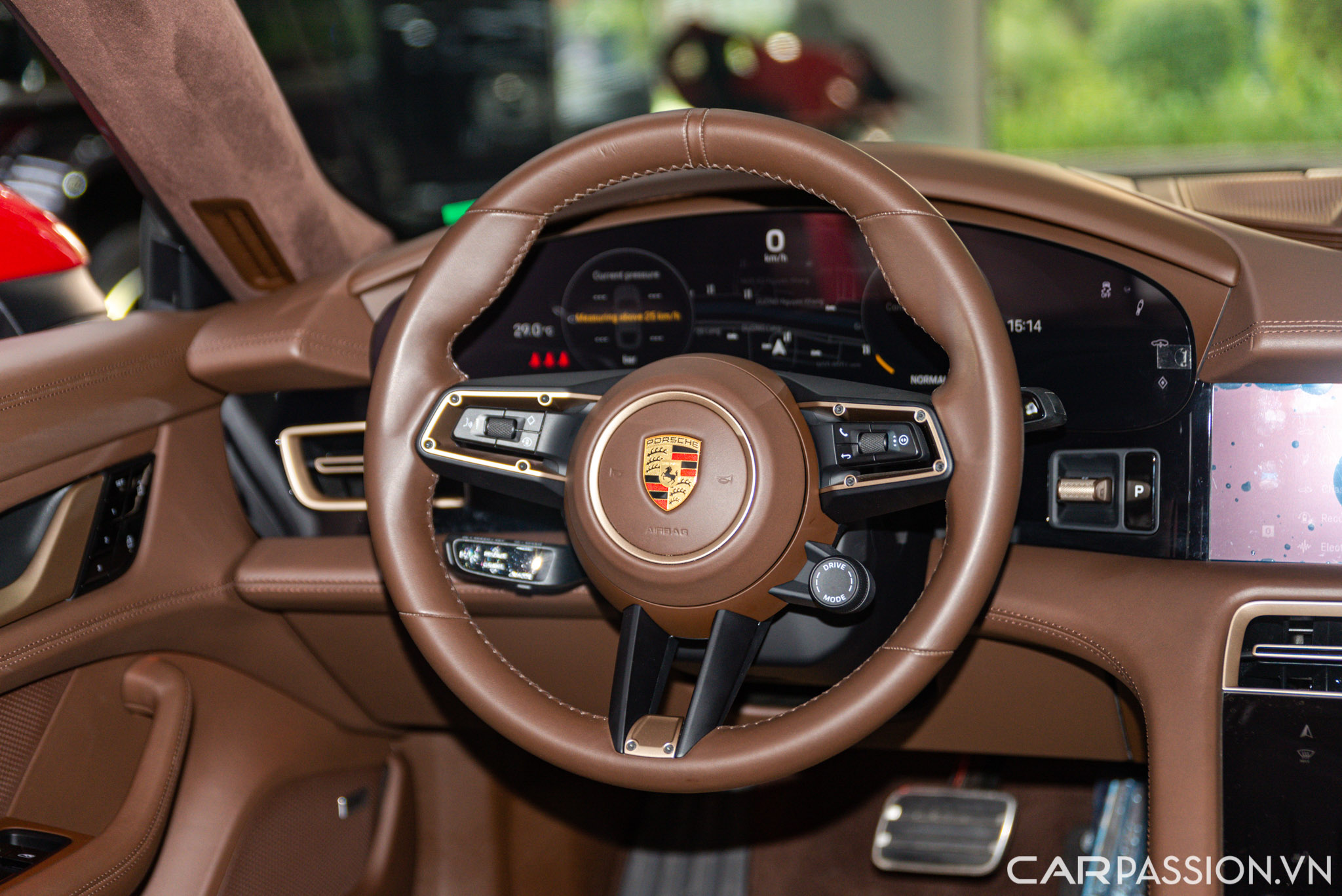 Porsche Taycan Turbo (19).jpg