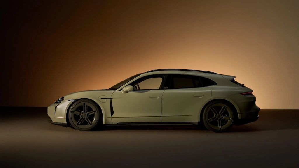 Porsche Taycan Turbo S Sport Turismo Soho House One-anh-2.jpg