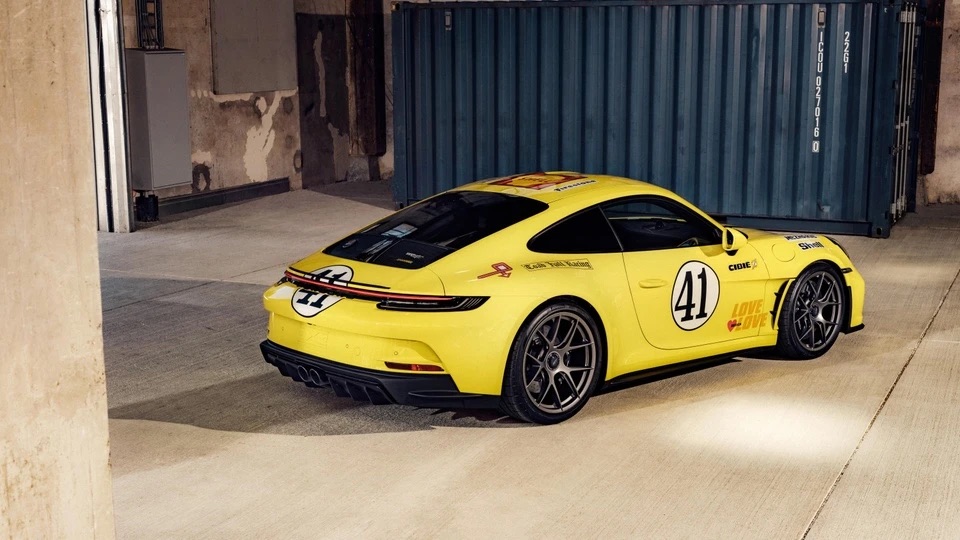 Porsche_911_ST_Le_Mans_4.jpg