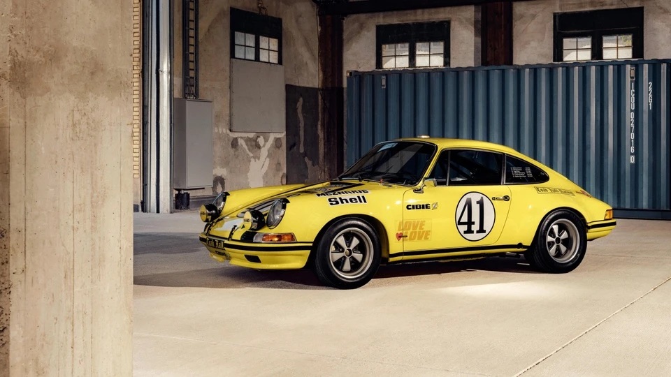 Porsche_911_ST_Le_Mans_5.jpg