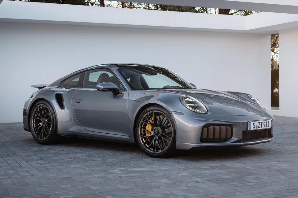 Porsche_911_Turbo_S_16.jpg