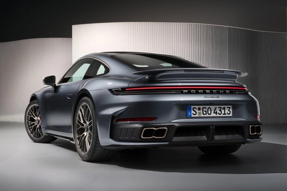 Porsche_911_Turbo_S_3.jpg