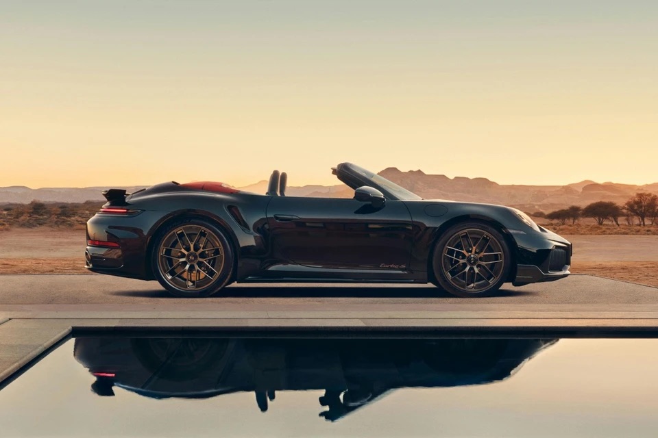Porsche_911_Turbo_S_Cabriolet_anh-19.jpg