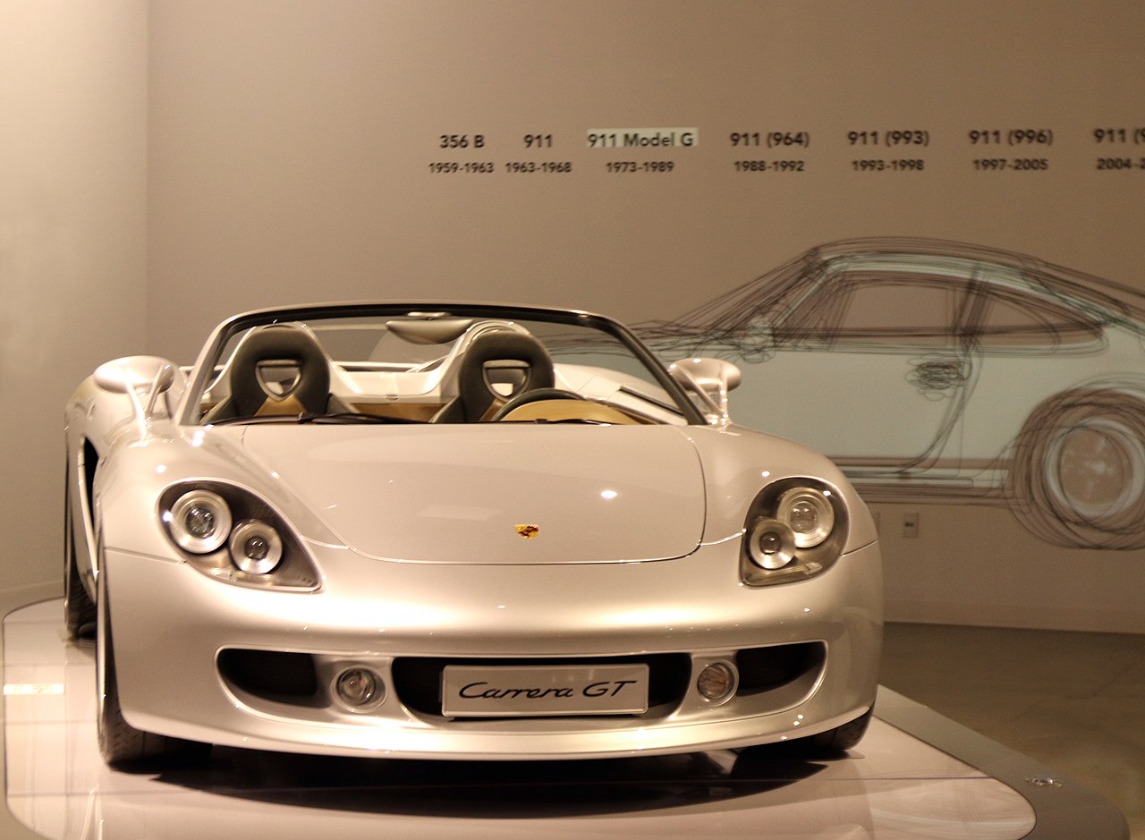 Porsche_Carrera_GT_anh-1.jpg