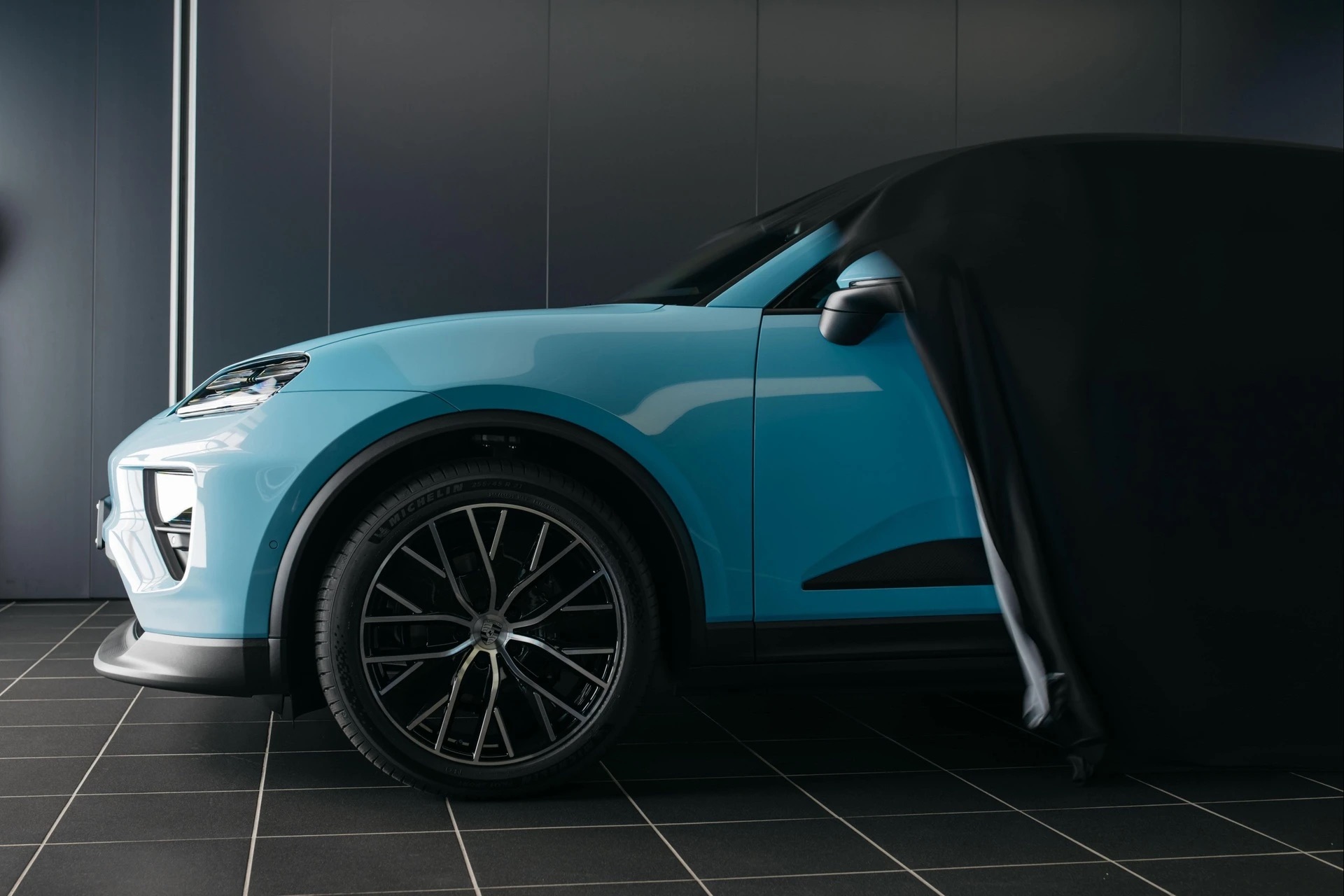 Porsche_Macan_One_millionth_1.jpg