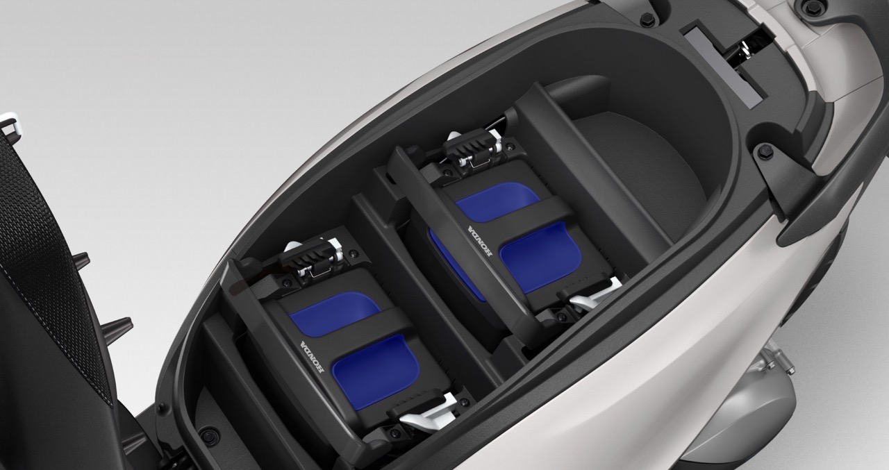 PR-KIT_Feature_Pin Lithium (trong cốp-unlock) (937x496) Large.jpeg