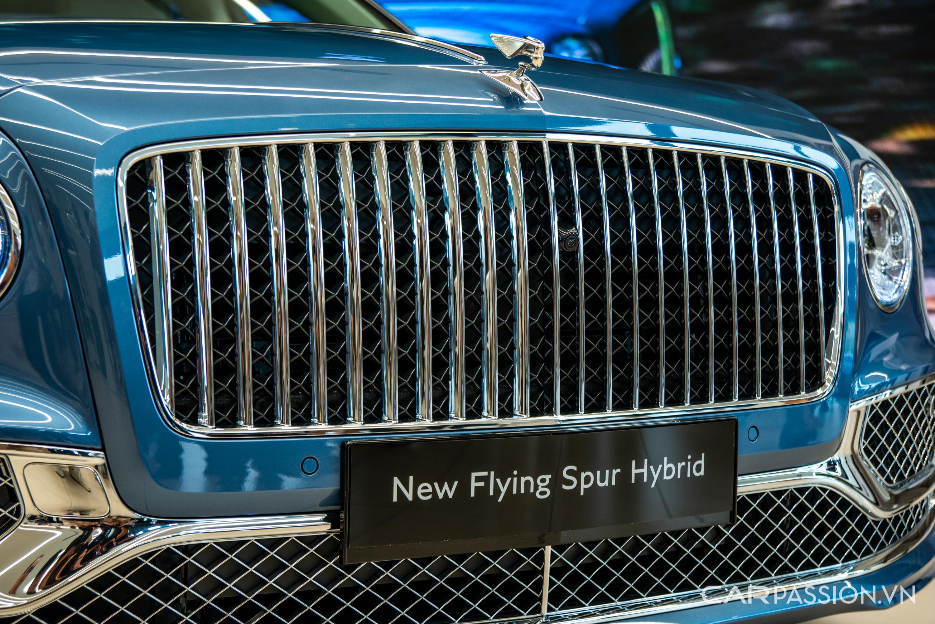 ra-mat-Bentley-Flying-Spur-Hybrid-anh--12.jpg