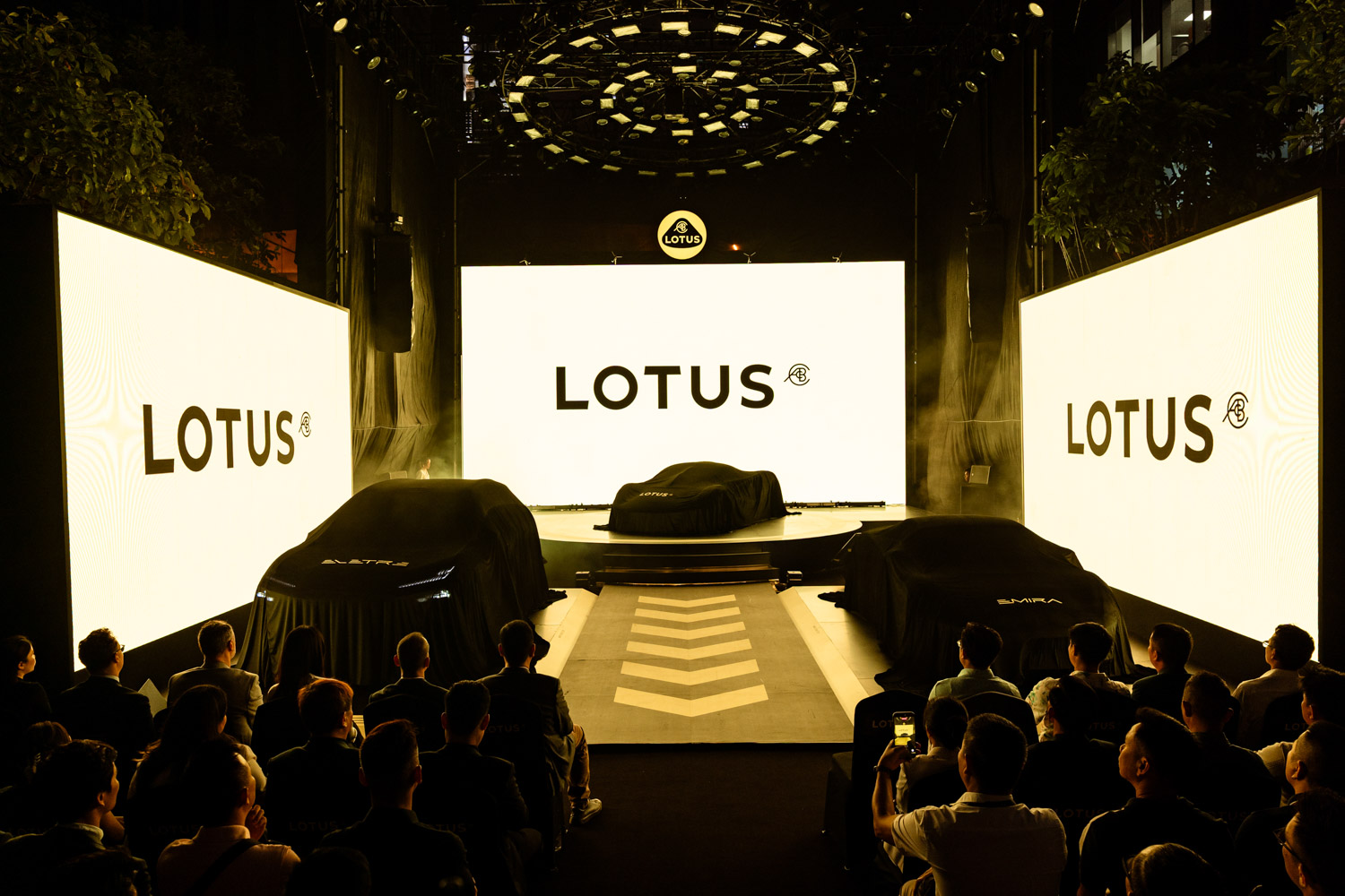 ra-mat-xe-lotus-viet-nam-anh-_5.jpg