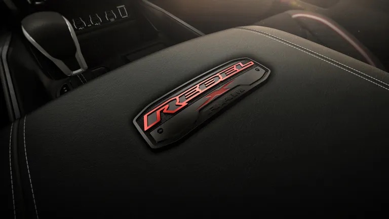 RAM 1500 Rebel 2026-anh-1.jpg