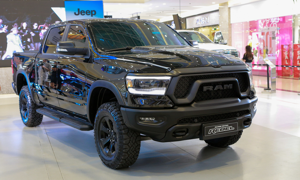 ram1500-rebel-anh-7.jpg