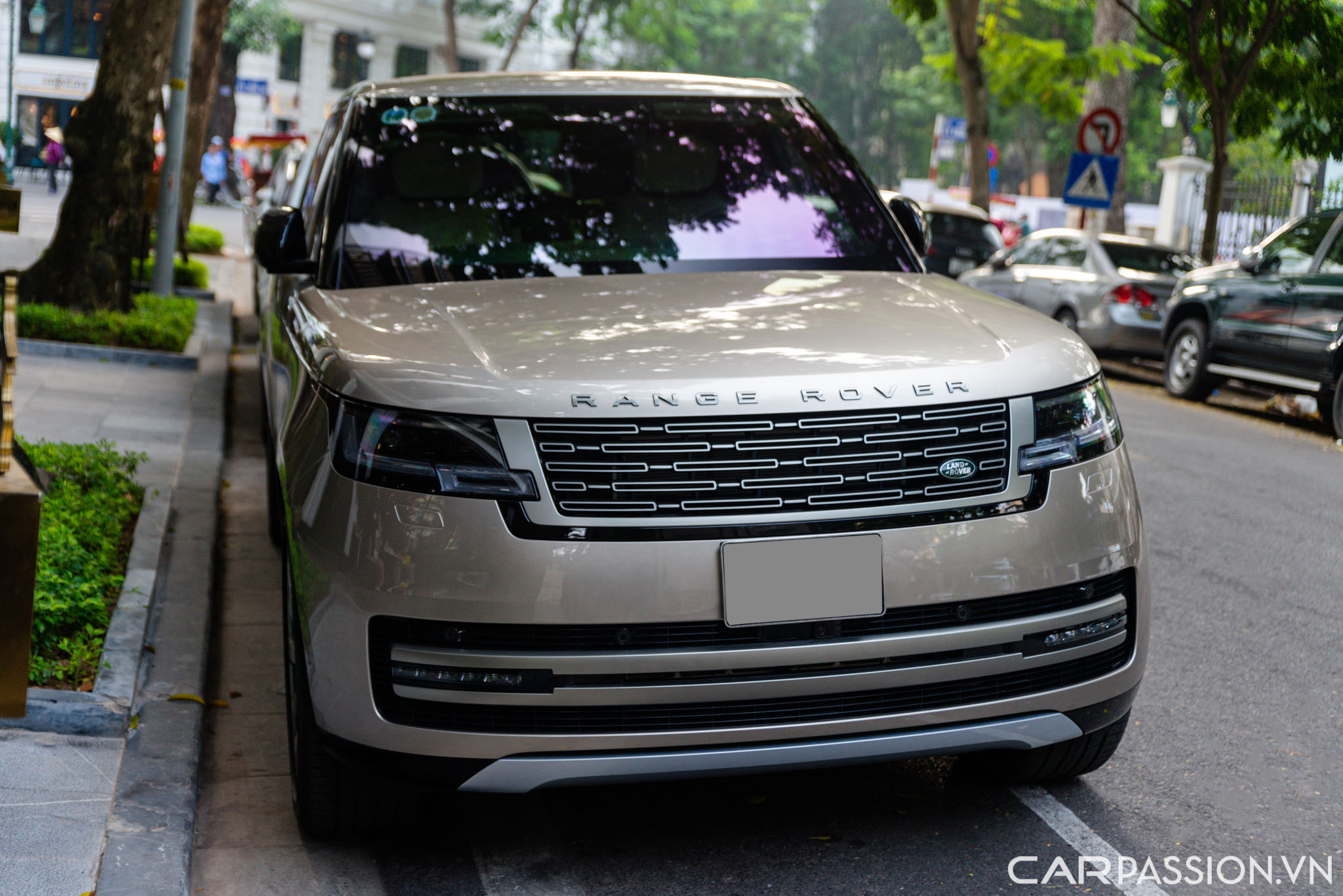 Range Rover Autobiography LWB (8).jpg