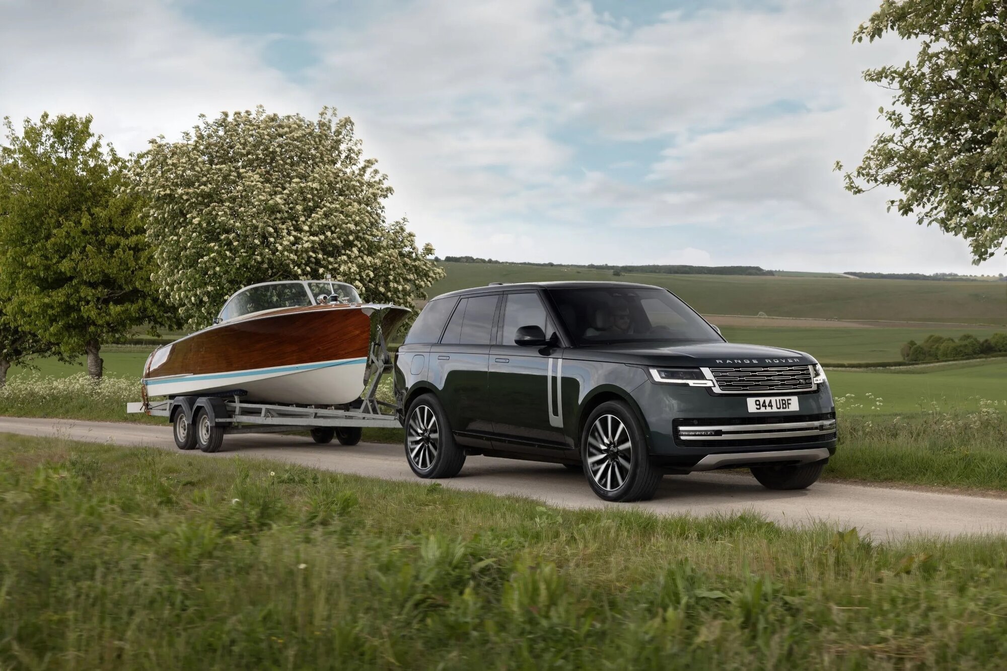 Range-Rover-Electric-Exterior-18.jpeg