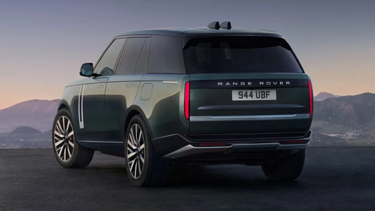 Range-Rover-Electric-Exterior-7-copy-1536x864.jpeg
