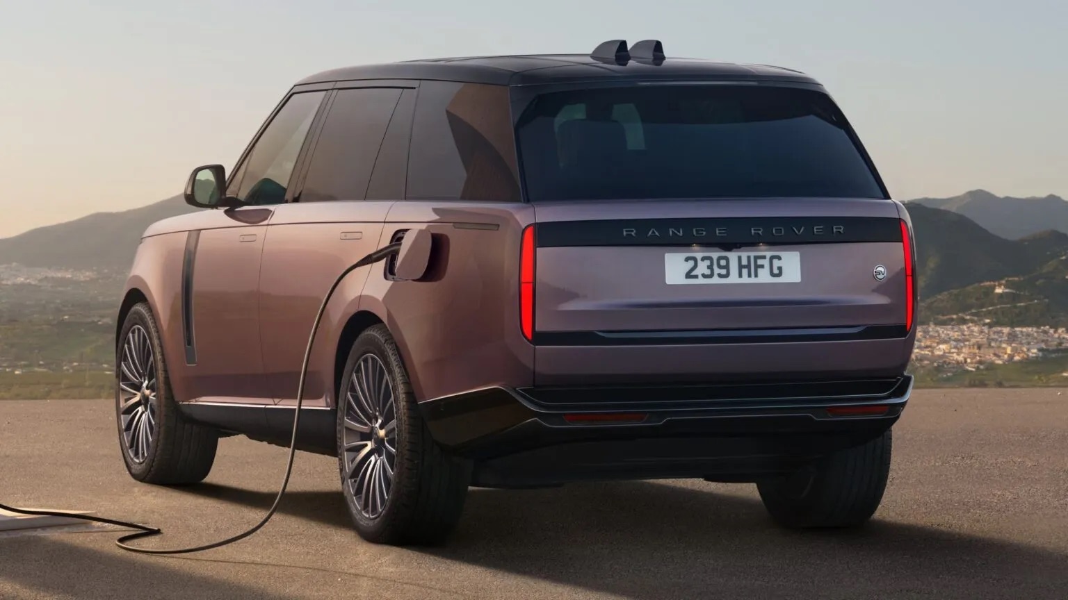 Range-Rover-Electric-Exterior-9-copy-1536x864.jpeg