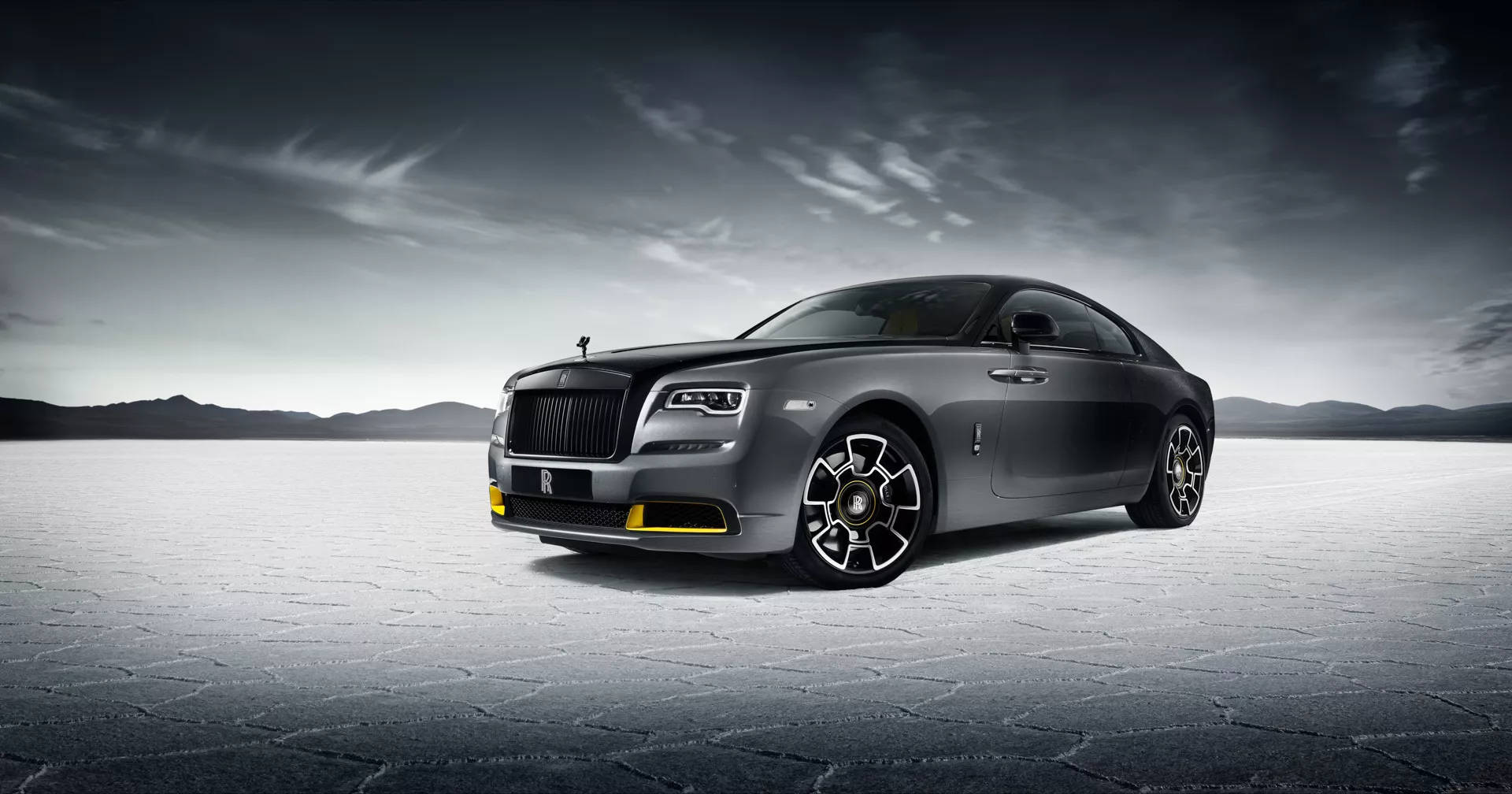 Rolls-Royce-Black-Badge-Wraith-Black-Arrow-00.jpg