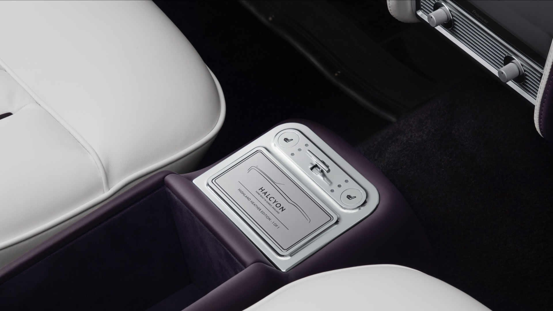 Rolls-Royce Corniche-anh-2.jpg