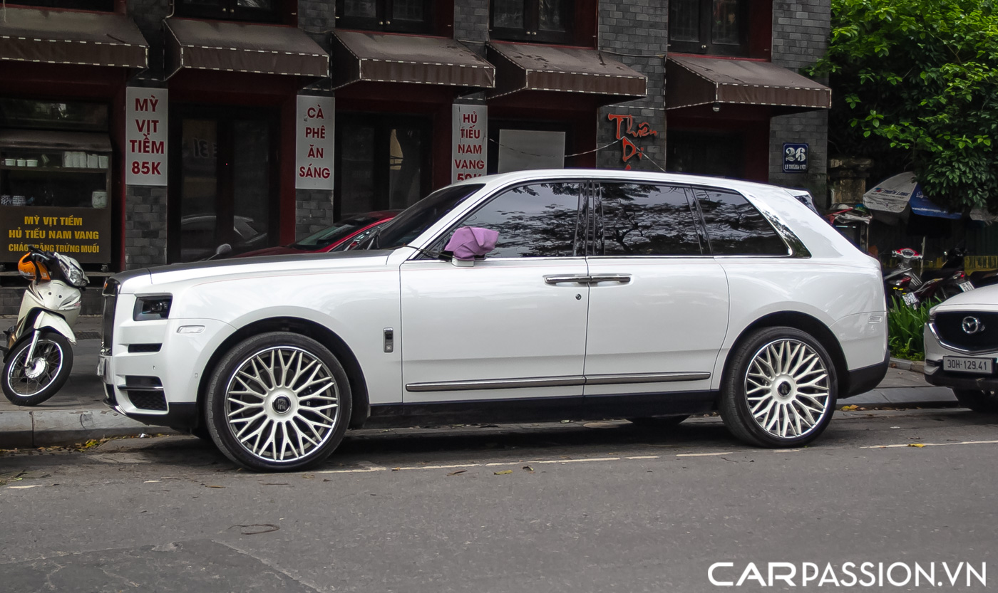 Rolls-Royce Cullinan (17).JPG