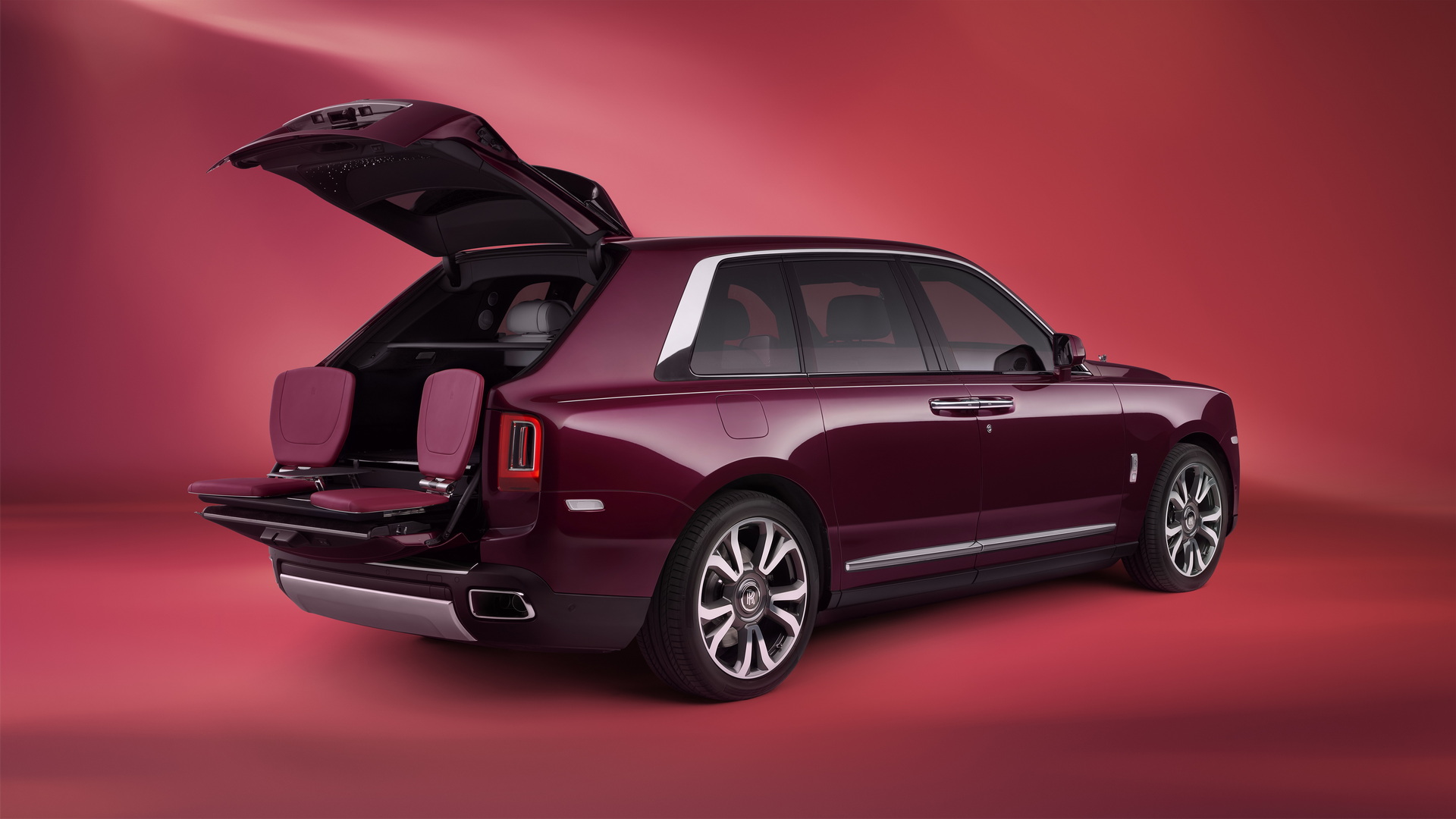 Rolls-Royce Cullinan (17).jpg