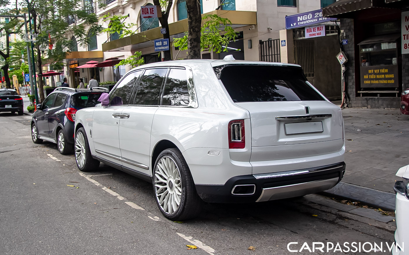Rolls-Royce Cullinan (3).JPG
