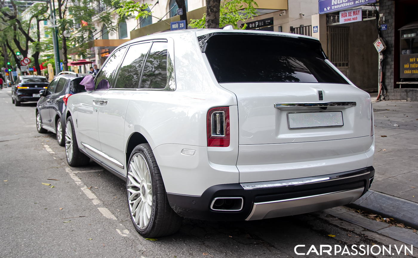 Rolls-Royce Cullinan (7).JPG