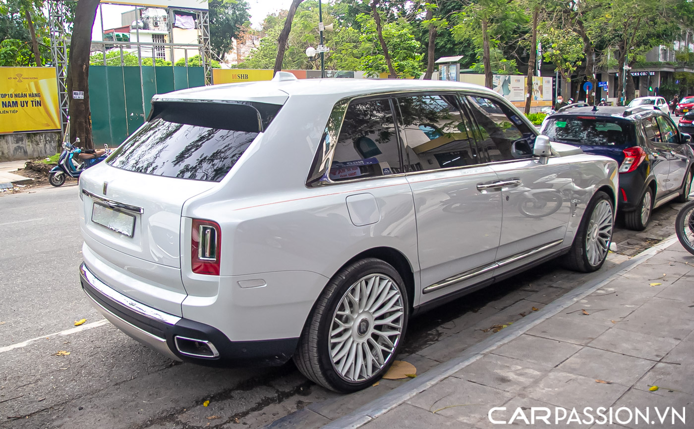 Rolls-Royce Cullinan (8).JPG