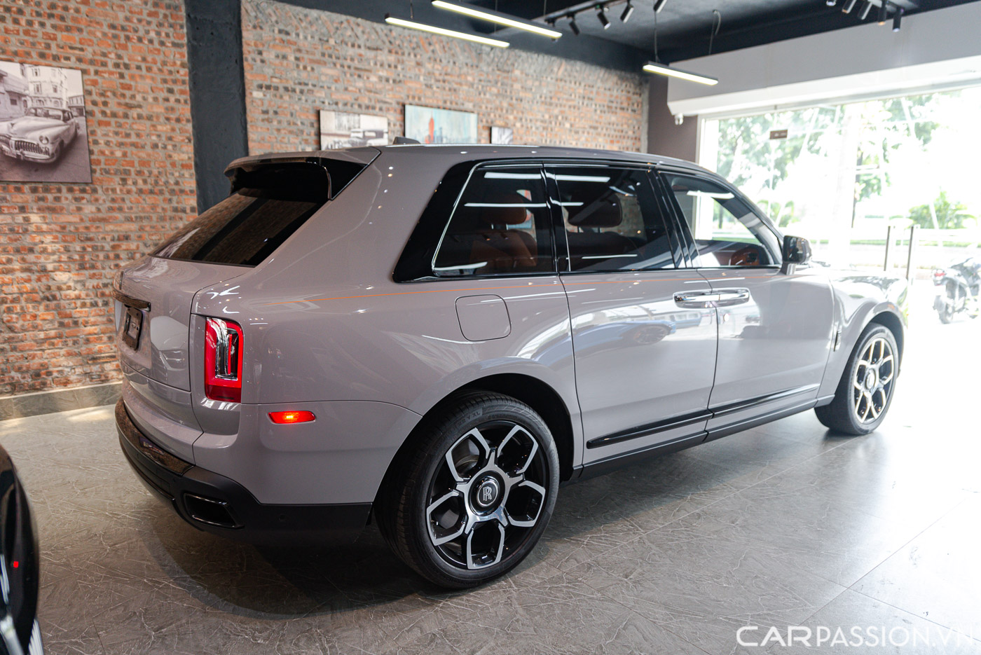 Rolls-Royce Cullinan Black Badge màu độc (28).JPG