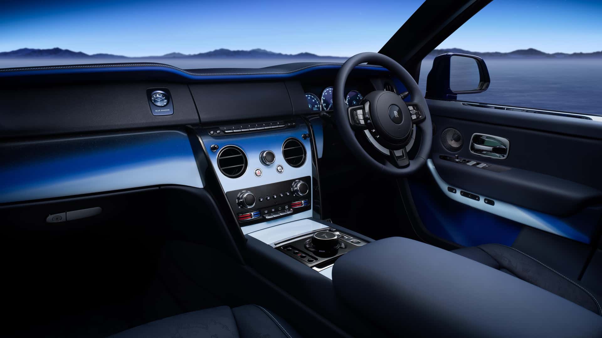 Rolls-Royce-Cullinan-Blue-Shad-3407-4117-1685502217.jpg