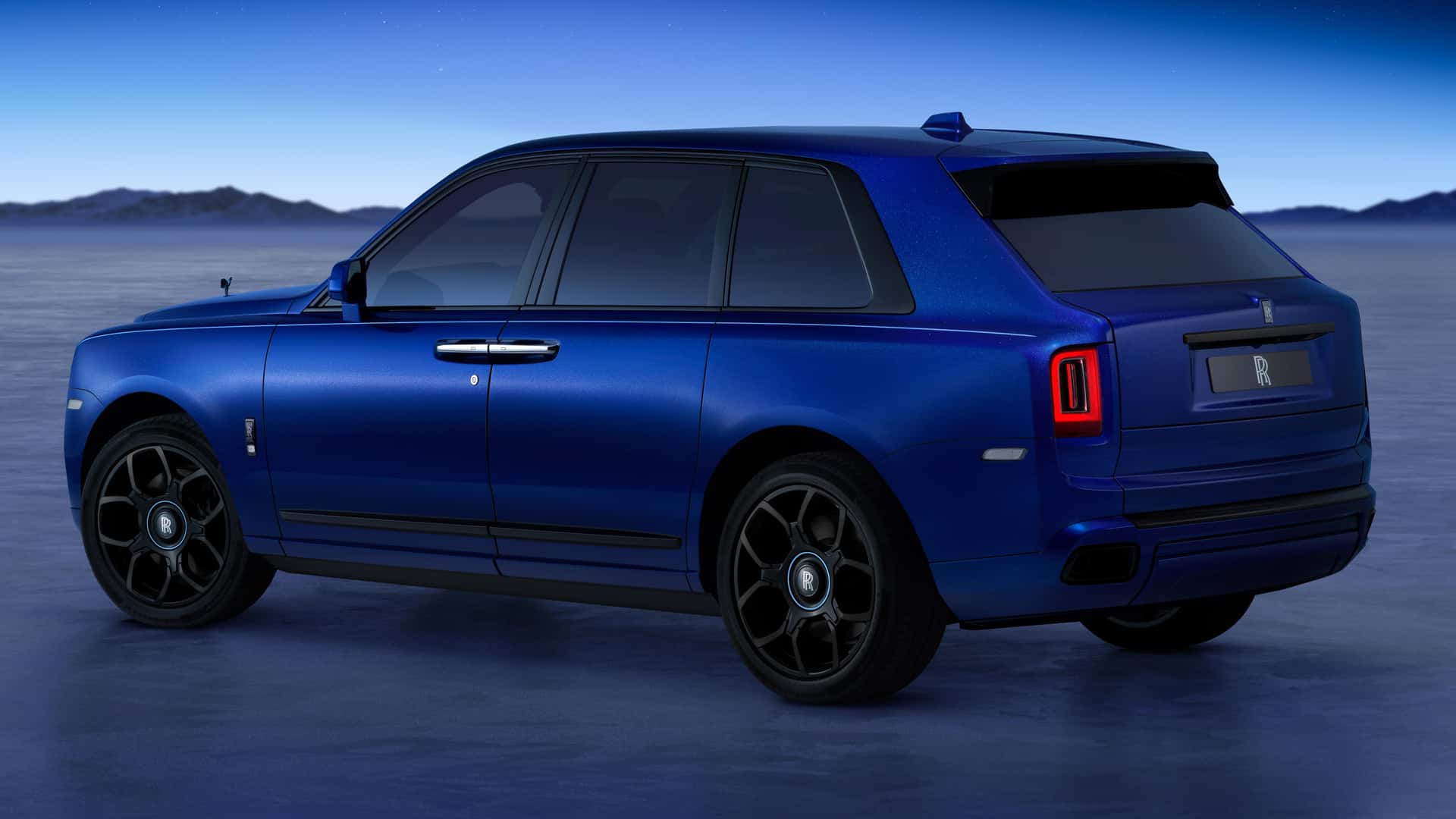 Rolls-Royce-Cullinan-Blue-Shad-5936-1169-1685502216.jpg