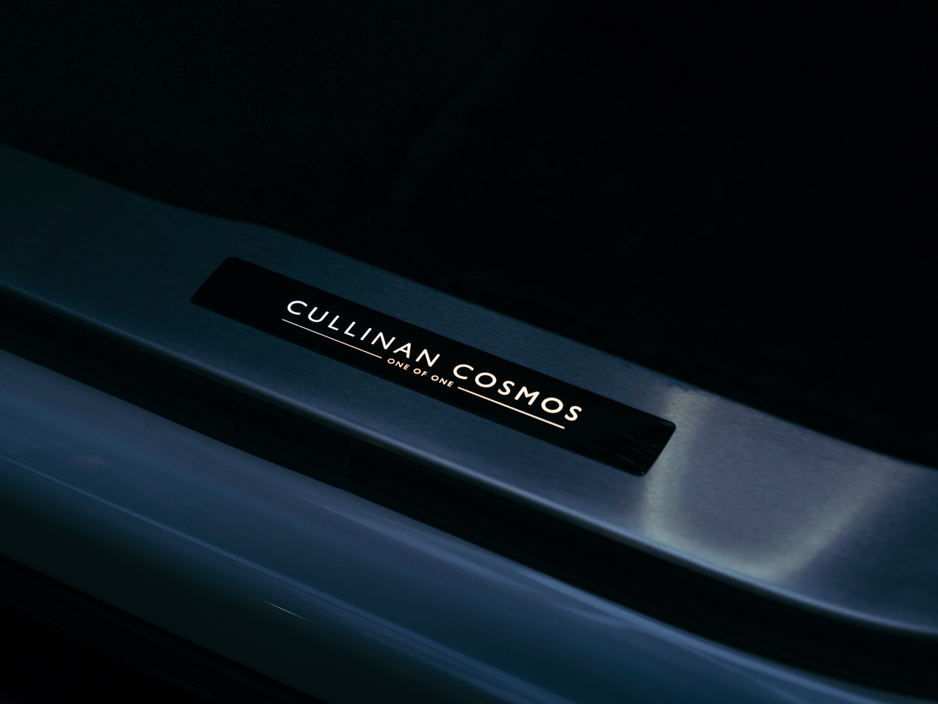 Rolls-Royce-Cullinan-Cosmos-bespoke-anh-_1.jpg