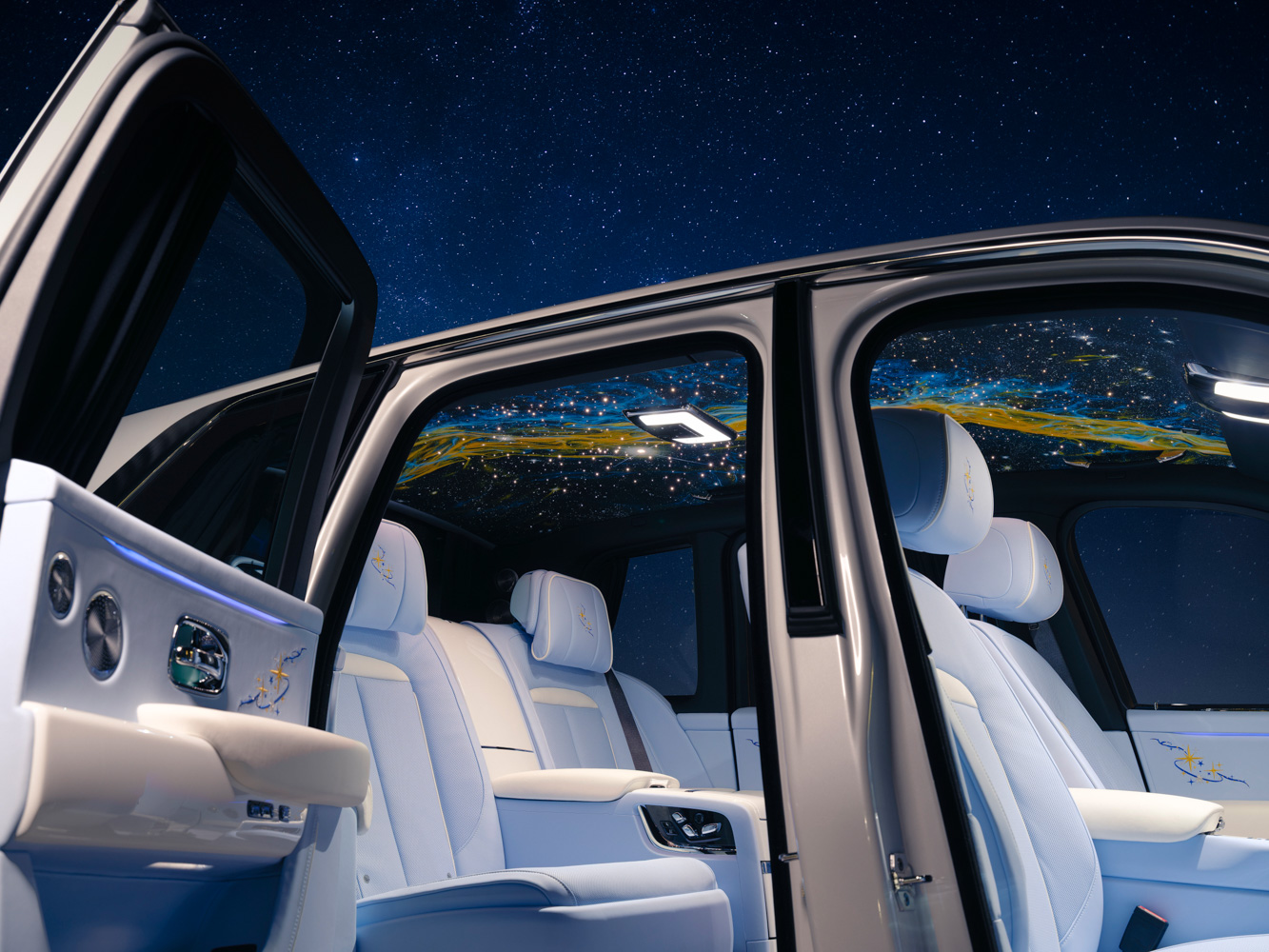 Rolls-Royce-Cullinan-Cosmos-bespoke-anh-_2.jpg