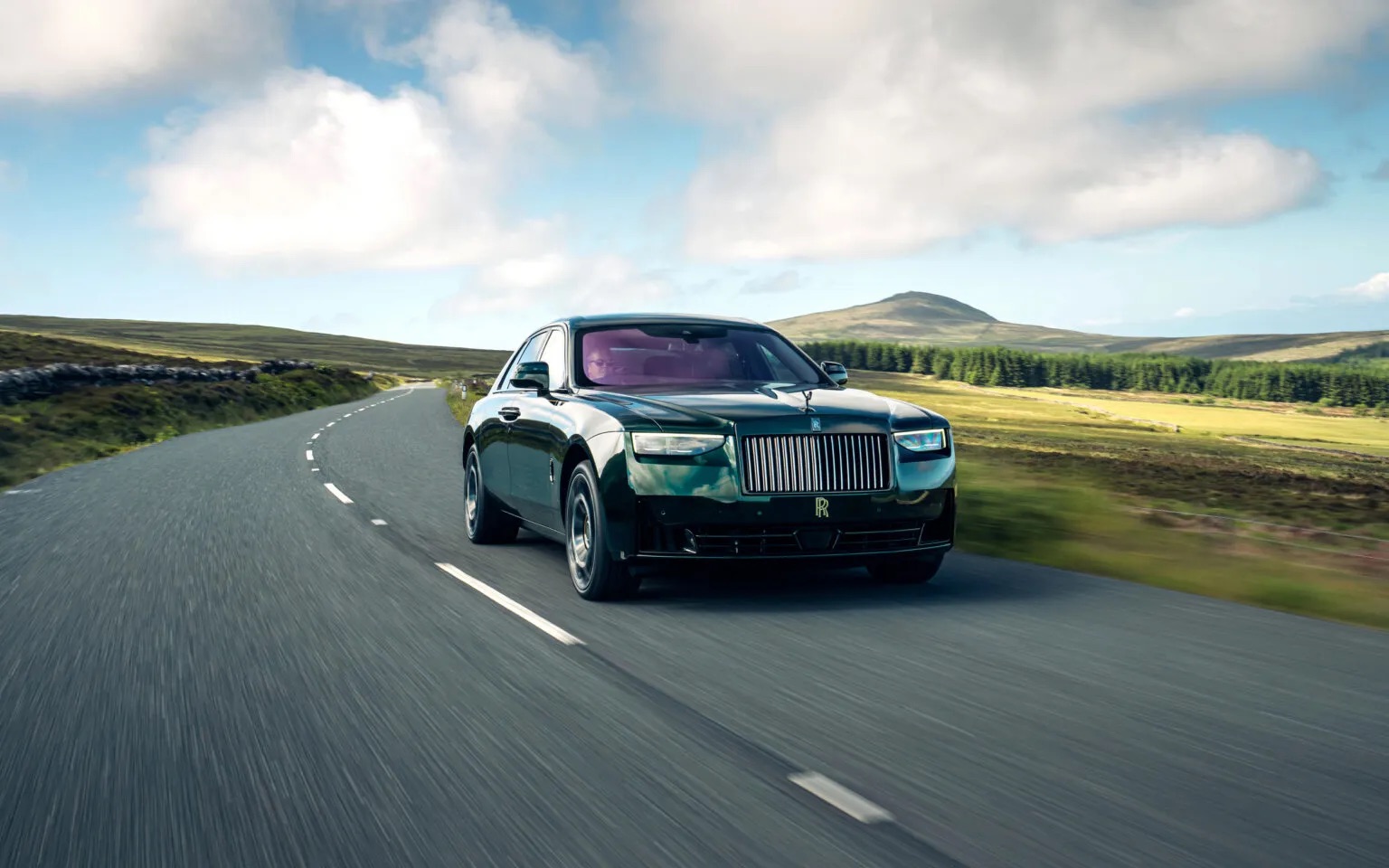 Rolls-Royce-Ghost-Black-Badge-Tourist-Trophy-617-4-1536x960.jpeg