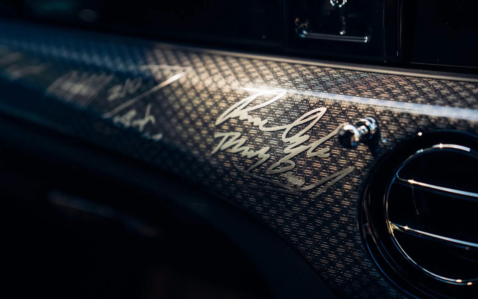 Rolls-Royce-Ghost-Black-Badge-Tourist-Trophy-617-8-1536x960.jpeg