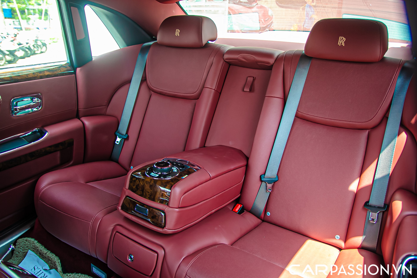 Rolls-Royce Ghost Series II (120).JPG