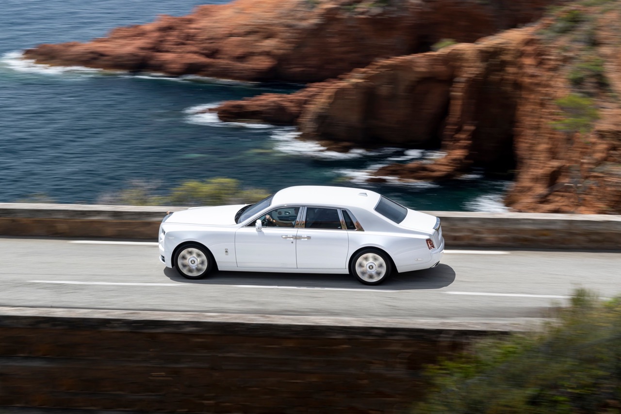 Rolls-Royce mang 12 xe Bespoke anh 1.jpeg