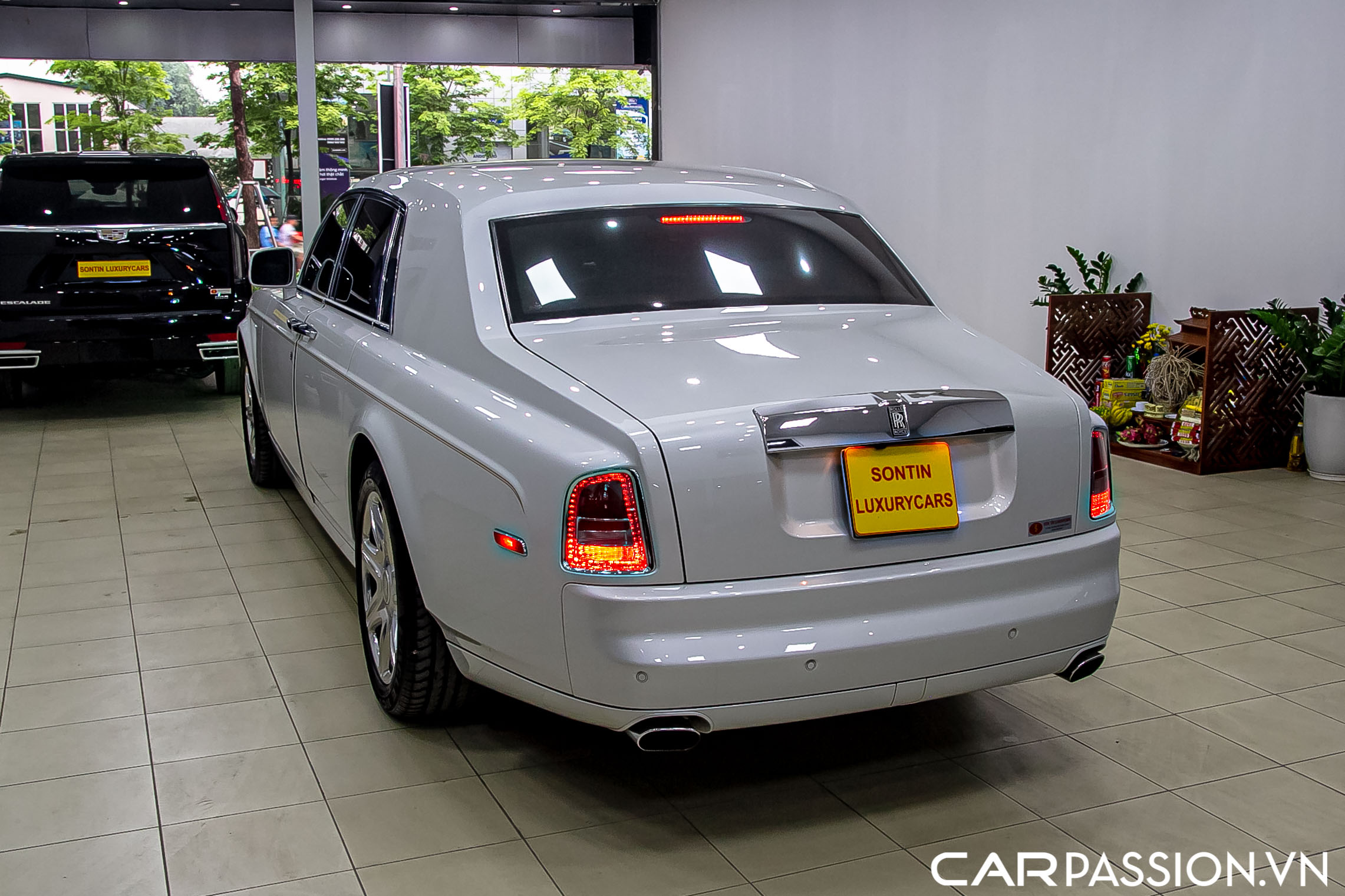 Rolls-Royce Phantom 100th (31).JPG