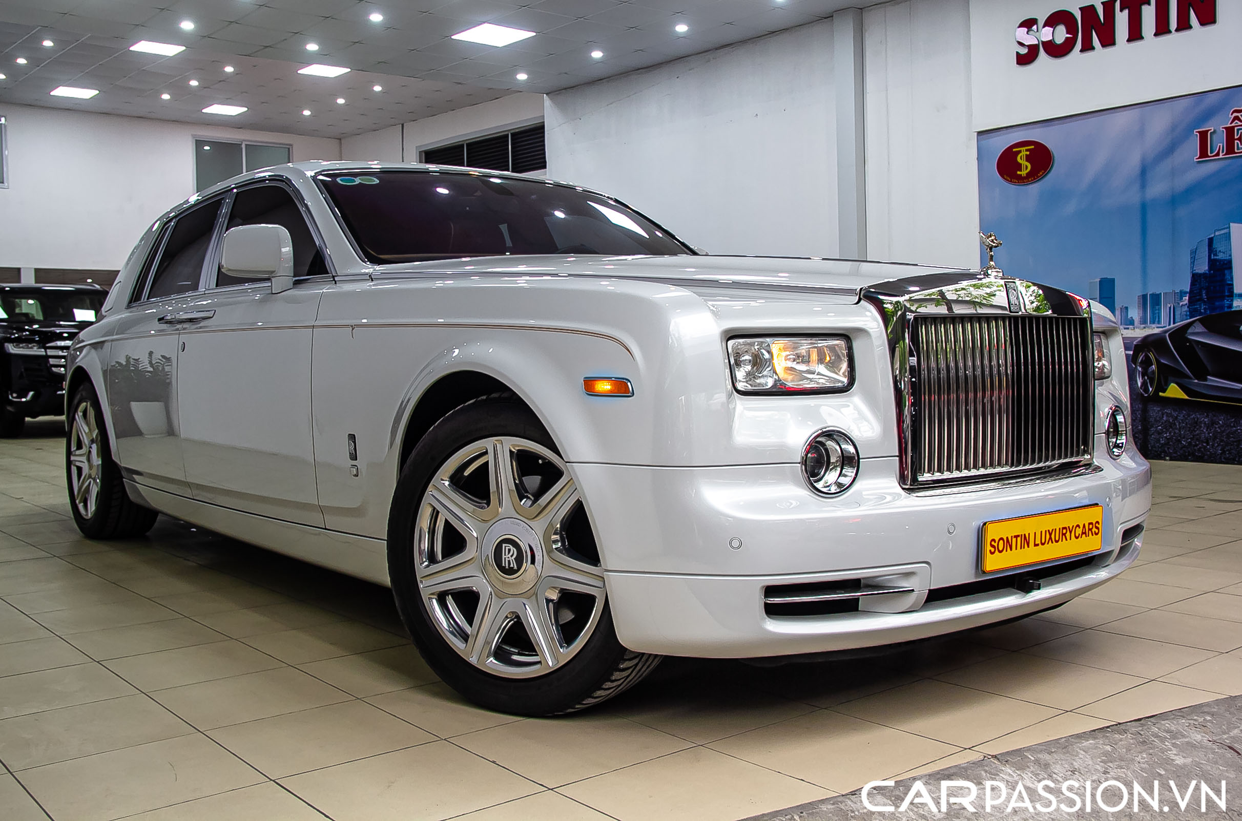 Rolls-Royce Phantom 100th (43).JPG