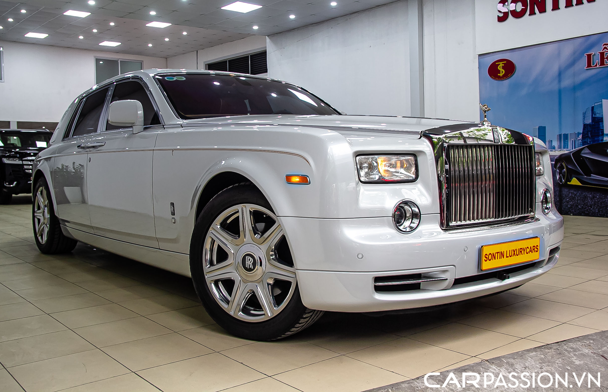 Rolls-Royce Phantom 100th (44).JPG