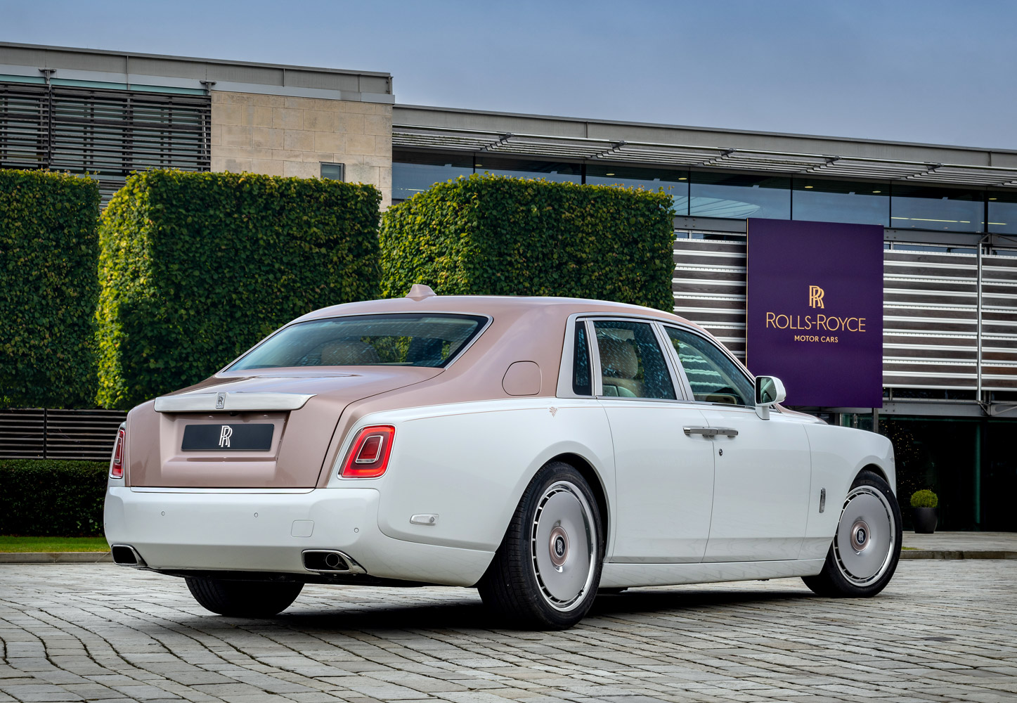 Rolls-Royce-Phantom-Dentelle-anh-_1.jpg